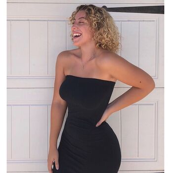 Full leaked Omfgitzfaiiith private onlyfans photo