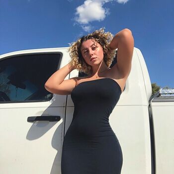 Full leaked Omfgitzfaiiith private onlyfans photo