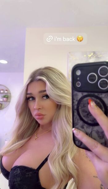 Full leaked Omgitsemma private onlyfans photo