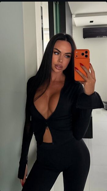 Full leaked Osia m private onlyfans photo