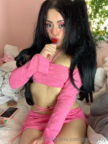 Full leaked Pearlylily private onlyfans photo