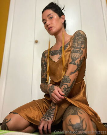 Full leaked Peechfuzzzz page private onlyfans photo
