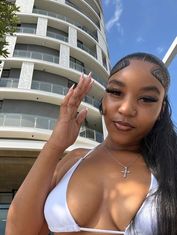 Full leaked Phobbicclwethu private onlyfans photo