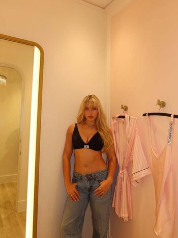 Full leaked Phoebebzhang private onlyfans photo