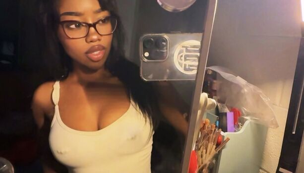 Full leaked Pinkcellphon private onlyfans photo