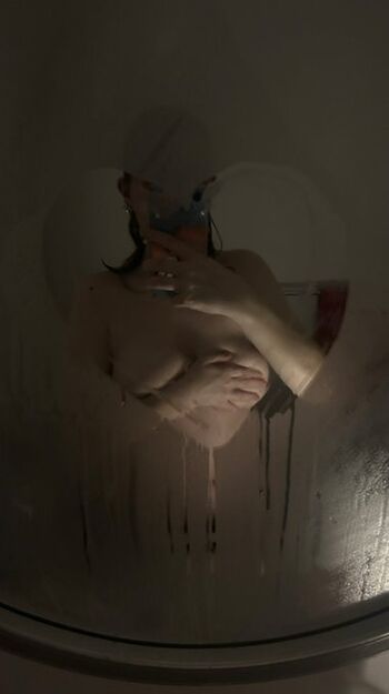 Full leaked Pommy private onlyfans photo