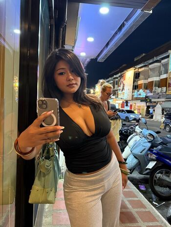 Full leaked Pond daisy page private onlyfans photo