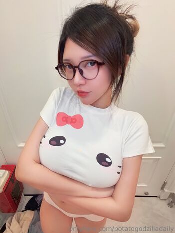 Full leaked Potatogodzilla  page private onlyfans photo