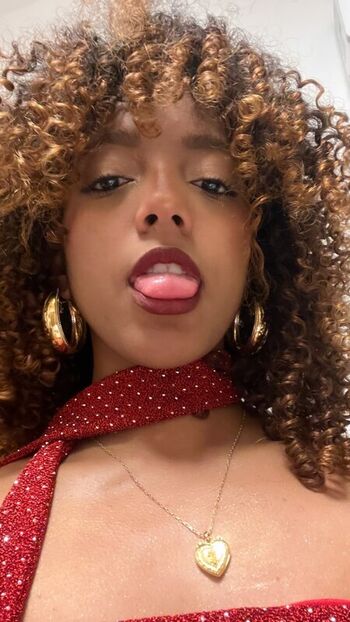 Full leaked Prttyhony private onlyfans photo