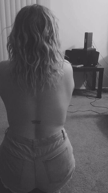Full leaked Precociousflower private onlyfans photo