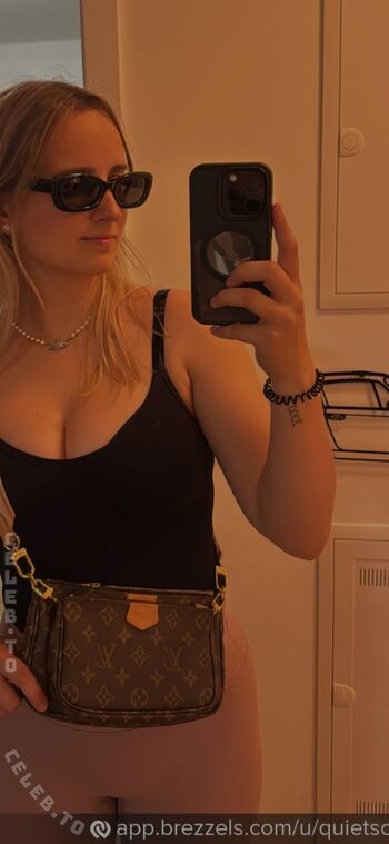 Full leaked Quietschiie private onlyfans photo