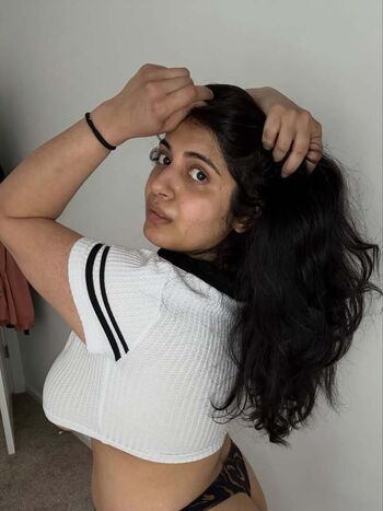 Full leaked Rashmi van page private onlyfans photo