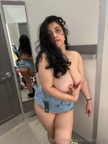 Full leaked Rashmi van page private onlyfans photo