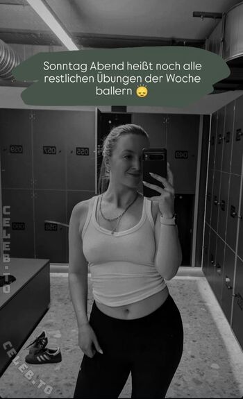 Full leaked Rayaonair private onlyfans photo