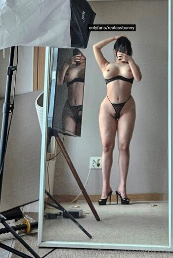 Full leaked Realassbunny page private onlyfans photo