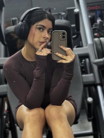 Full leaked Reenyfit private onlyfans photo