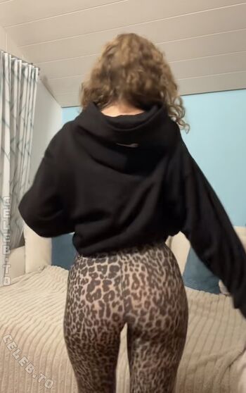 Full leaked Romysvibess page private onlyfans photo