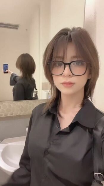 Full leaked Roselews private onlyfans photo