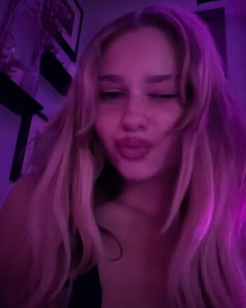 Full leaked Ruby rose turner private onlyfans photo