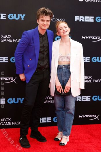 Full leaked Sadie sink page private onlyfans photo