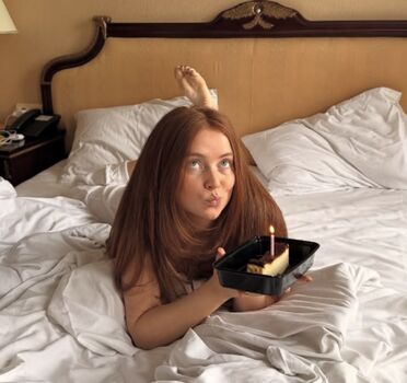 Full leaked Sadie sink page private onlyfans photo