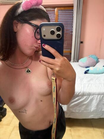 Full leaked Sara bell page private onlyfans photo