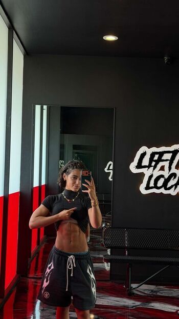 Full leaked Sara saffari page private onlyfans photo