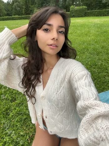 Sara Wolf