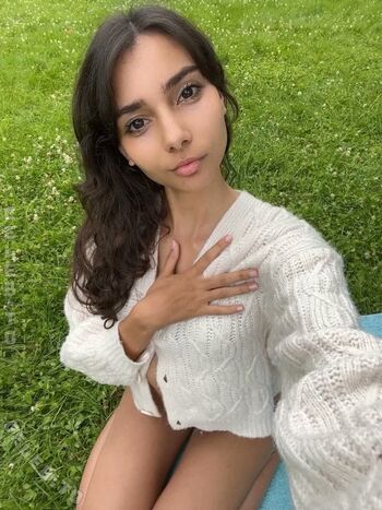 Full leaked Sara wolf private onlyfans photo