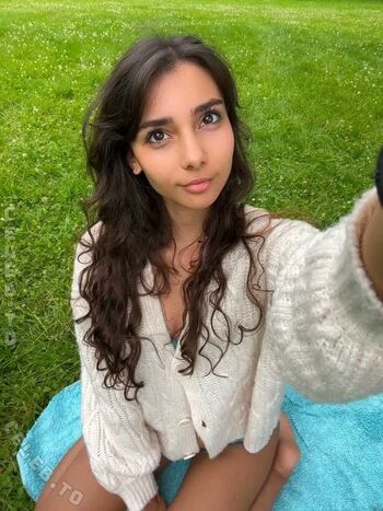 Sara Wolf