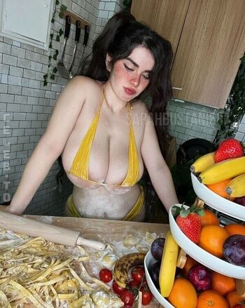 Full leaked Sarah bustani page private onlyfans photo