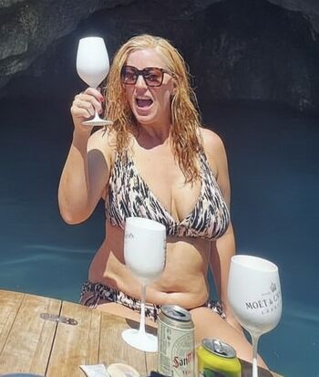 Full leaked Sarah jane mee page private onlyfans photo