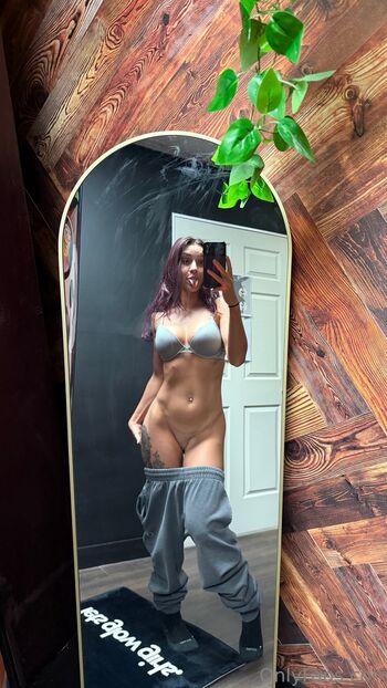 Full leaked Sassysloth private onlyfans photo