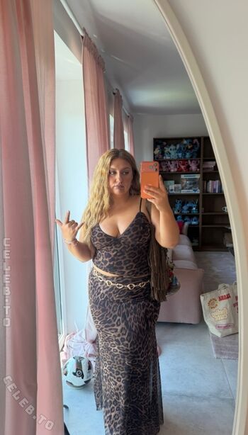 Full leaked Selfiesandra private onlyfans photo