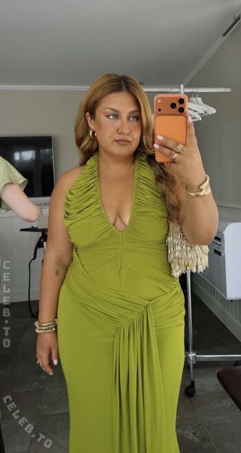 Full leaked Selfiesandra private onlyfans photo