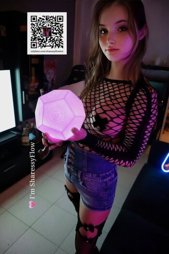 Full leaked Sharessyflow private onlyfans photo