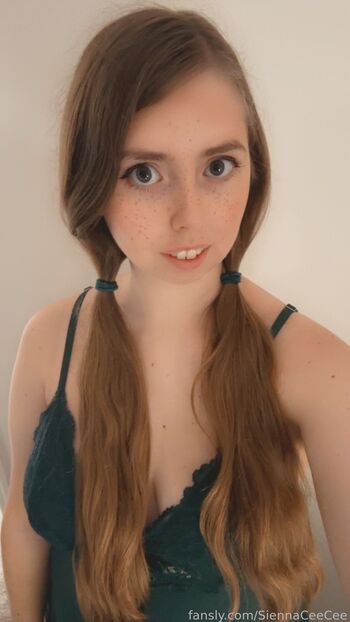 Full leaked Siennaceecee private onlyfans photo