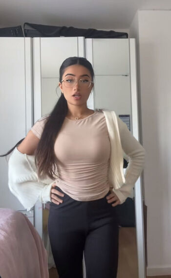 Full leaked Simmy b kaur private onlyfans photo
