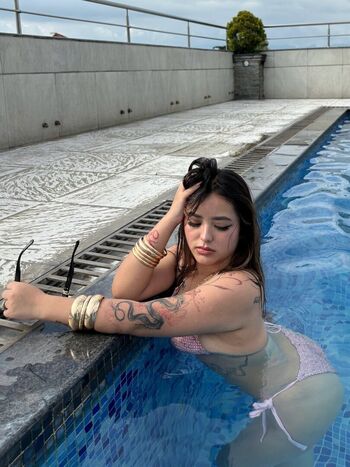 Full leaked Simranyonzon private onlyfans photo