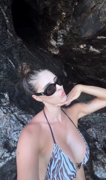 Full leaked Slythi private onlyfans photo