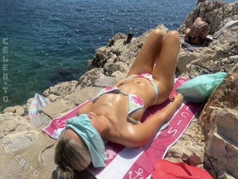 Full leaked Sophadophaa private onlyfans photo