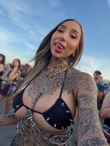 Full leaked Split tongue bri  page private onlyfans photo
