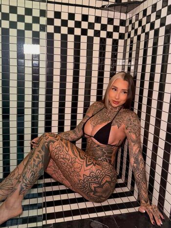 Full leaked Split tongue bri page private onlyfans photo