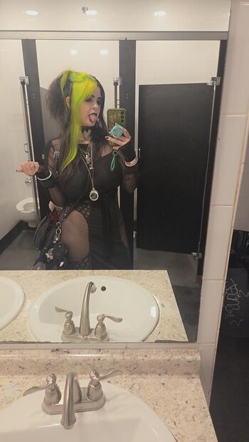 Full leaked Spookshowbebe page private onlyfans photo