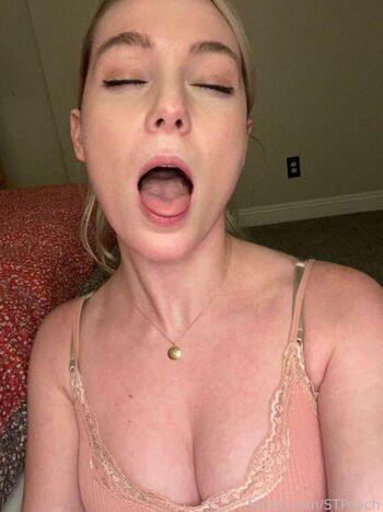 Full leaked Stpeach page private onlyfans photo