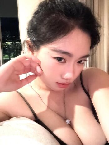 Full leaked Strawbeary th page private onlyfans photo