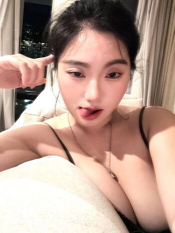 Full leaked Strawbeary th page private onlyfans photo