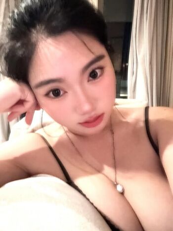 Full leaked Strawbeary th page private onlyfans photo