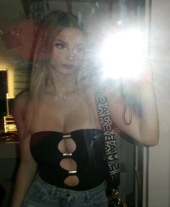 Full leaked Tashleevers private onlyfans photo