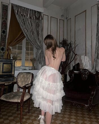 Full leaked Tinyelena private onlyfans photo